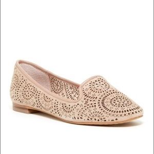 VINCE CAMUTO/ NWOB TAN LANCASTER LOAFERS